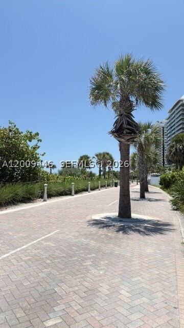Building Photo - 5875 Collins Ave