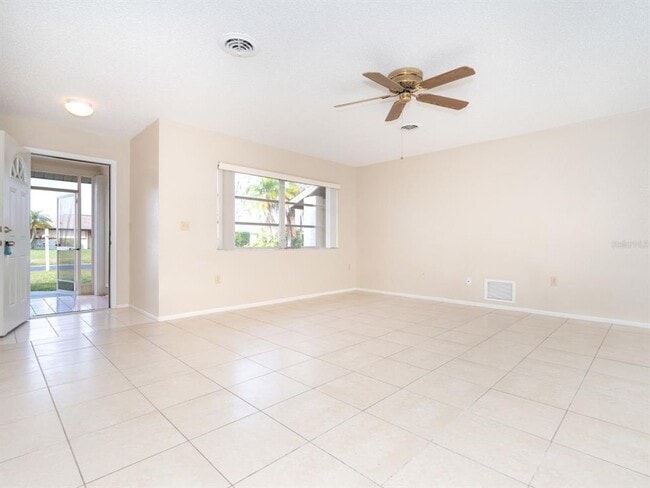 Building Photo - 1609 E Cypress Point Dr