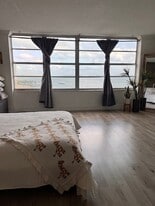 Building Photo - 905 Brickell Bay Dr