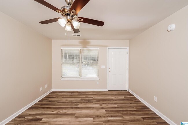 Building Photo - 1030 Moonlite Dr