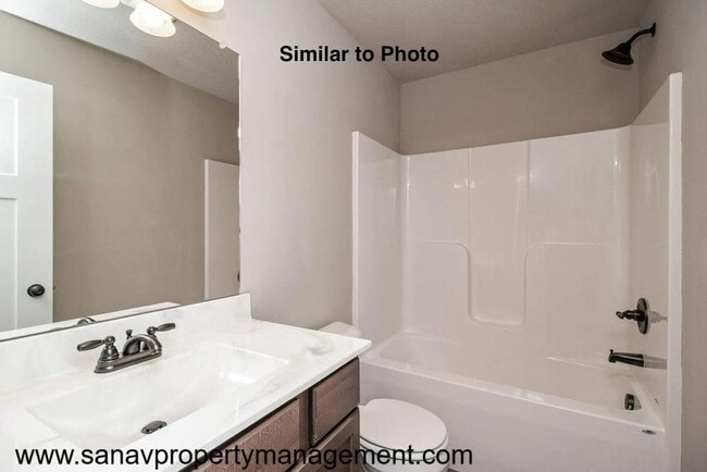 Building Photo - Charming Hoover Ranch in Bondurant – Move-In Ready for July!