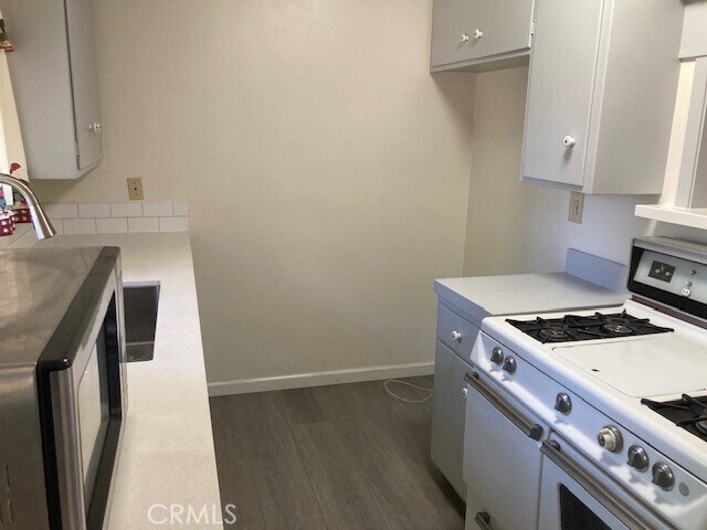 Building Photo - 515 Alta Mesa Dr