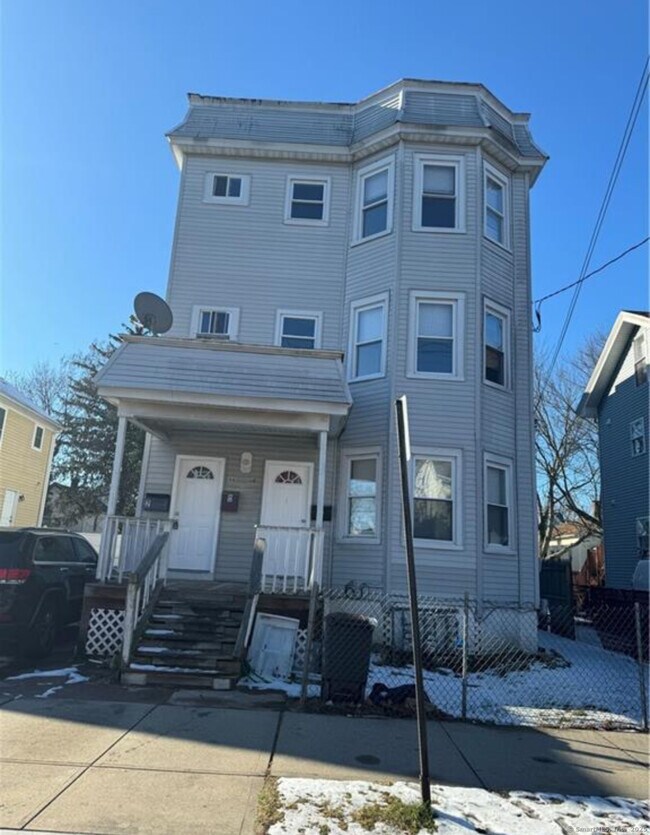 Building Photo - 46 Dewitt St