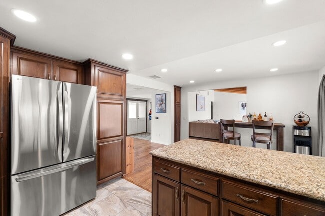 Building Photo - Beautiful 3 Bedroom Home in Norco