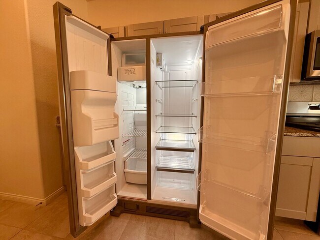 Building Photo - NEVER LIVED IN 4 BED 2.5 BATH 2 CAR GARAGE SINGLE FAMILY HOME FOR RENT!