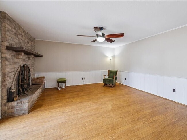 Building Photo - 3902 Broken Elm Dr