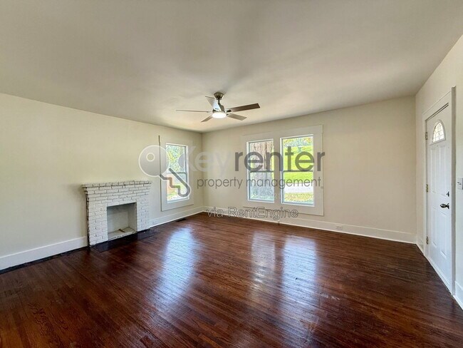 Building Photo - 1314 Dallas Rd