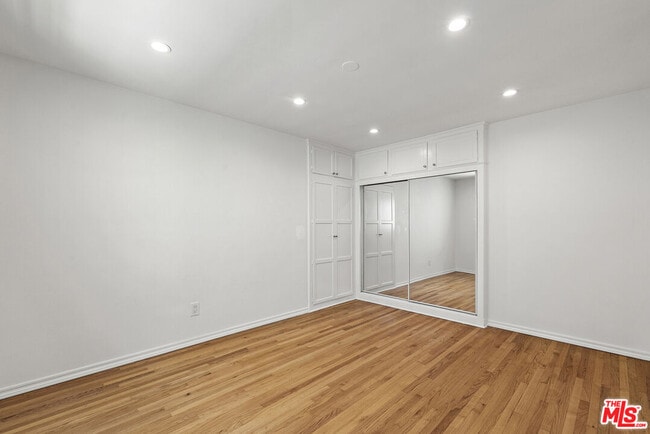 Building Photo - 1235 N Harper Ave