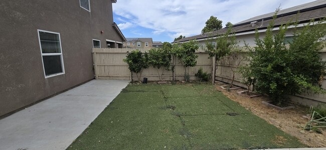 Building Photo - Atwater 5 Bedroom 3.5 Bathroom Home