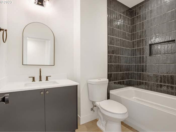 Building Photo - 5605 N Lombard St