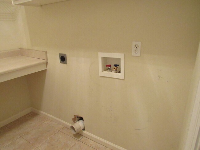 Building Photo - Foxborough Subdivision