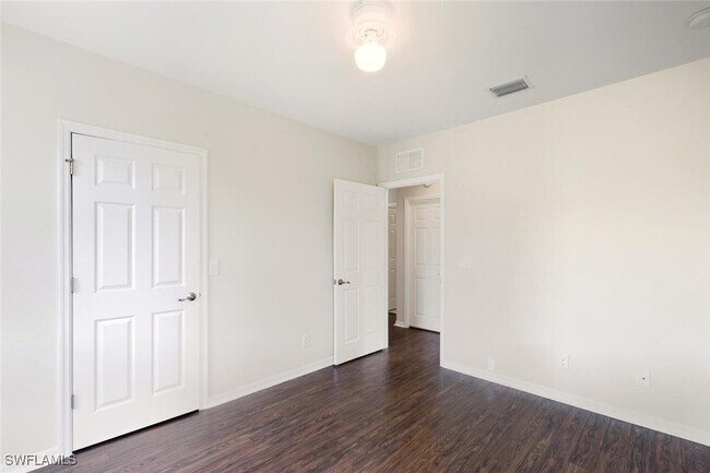 Building Photo - 14825 Sutherland Ave