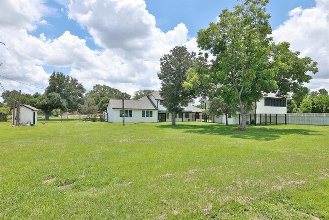 Building Photo - 16435 Telge Rd