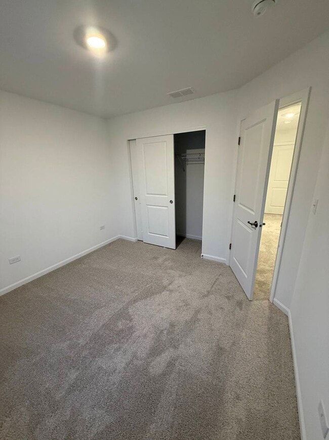 Building Photo - 14940 Dyer Ln