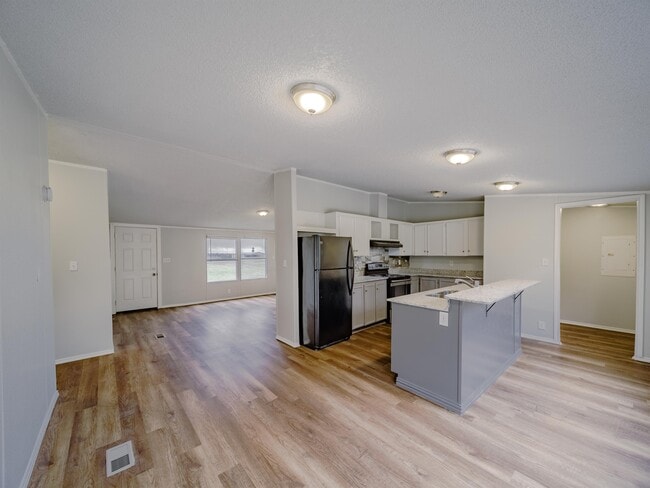 Building Photo - 462 Big Salty Ln