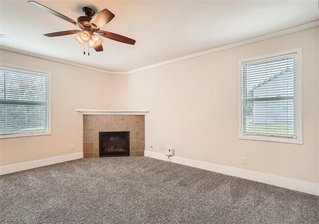 Building Photo - 710 Collingsworth Ln NE
