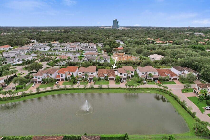 Building Photo - 5663 Brookfield Cir W