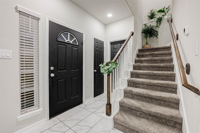 Building Photo - 522 N 6th St