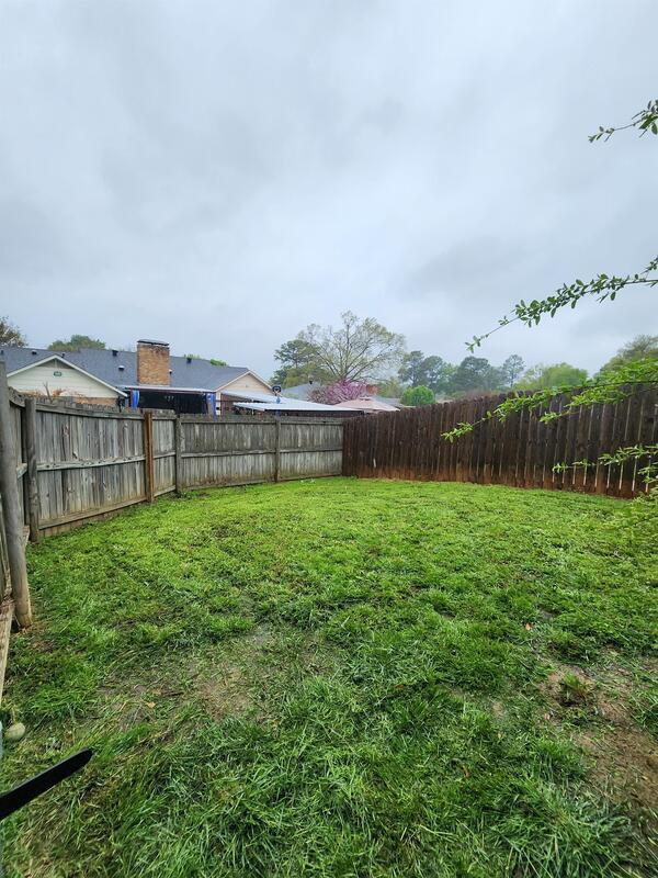 Building Photo - 420 Top Hill Dr