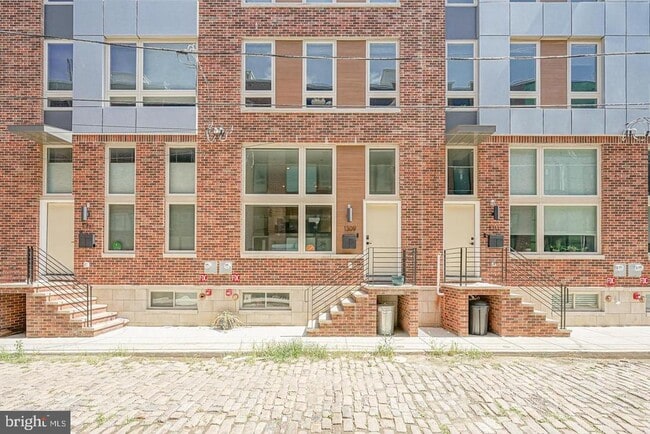 Building Photo - 1309 S Woodstock St
