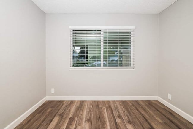 Building Photo - 1026 Woodridge Dr