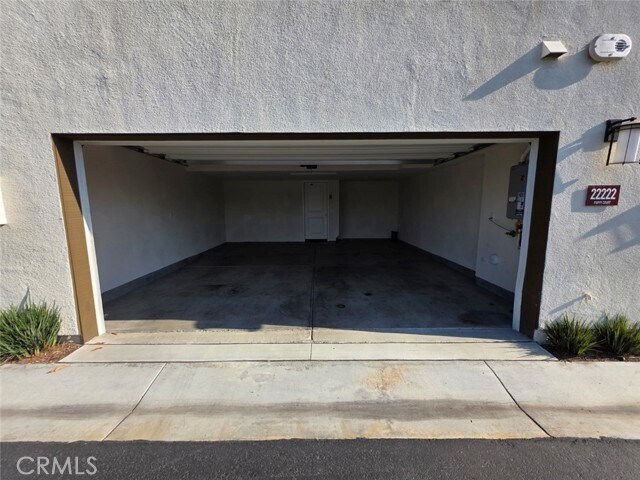 Building Photo - 22222 Poppy Ct