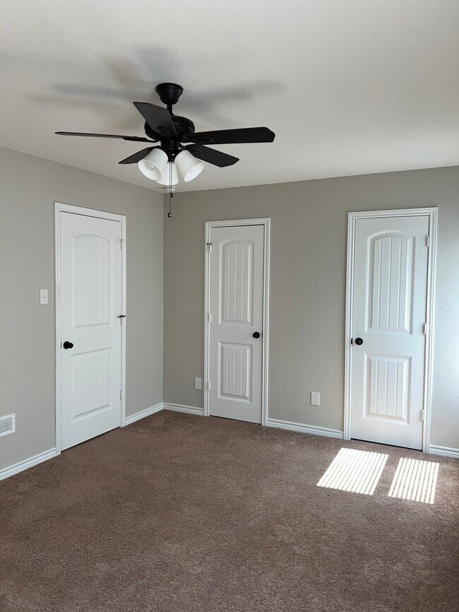 Building Photo - 4519 Stetson Park