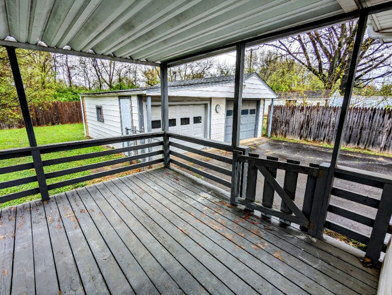 Building Photo - 303 Granvil Dr
