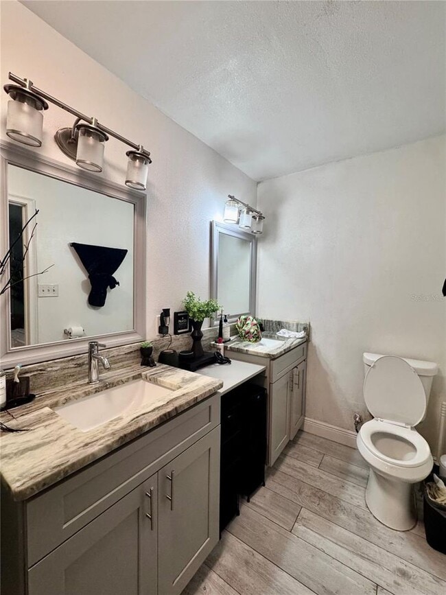 Building Photo - 6Bed 3 bath ...  MOTHER/DAUGHTER BEAUTIFUL HOUSE IN DOWNTOWN KISSIMMEE!!!