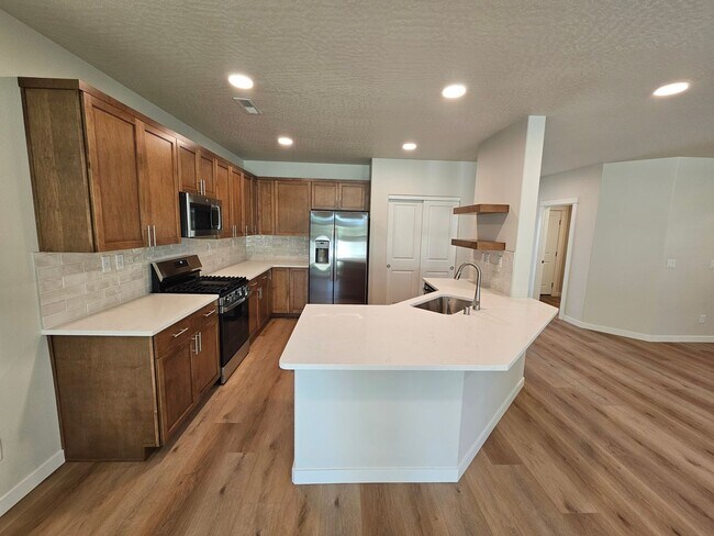 Building Photo - New Premiere Build! October Rent Free