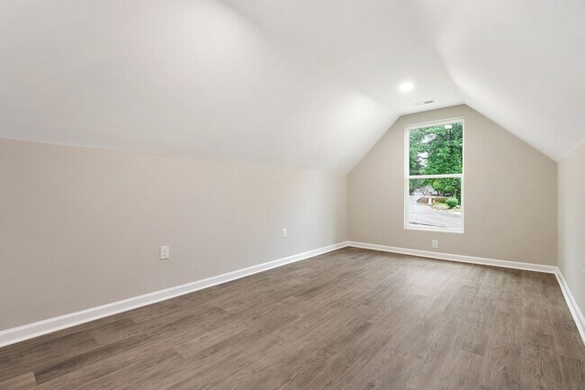 Building Photo - 1824 Irish Blvd