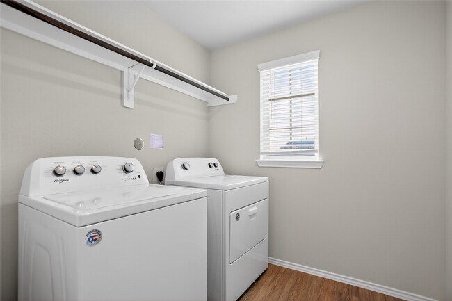 Building Photo - 16817 Pink Wintergreen Dr