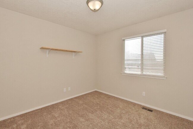 Building Photo - 1803 W Mulhuland Ct