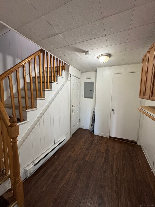 Building Photo - 105 Olivia St