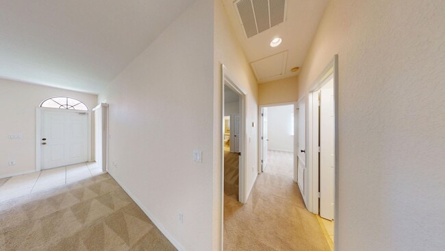 Building Photo - Charming 2Bed/ 2Bath in Poinciana Tuscany ...