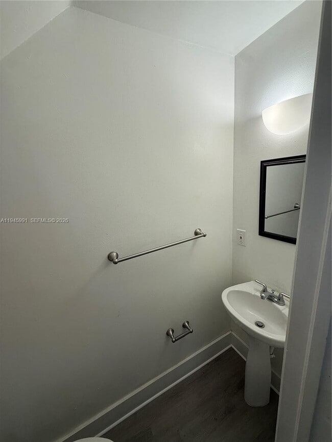 Building Photo - 821 SW 2nd St