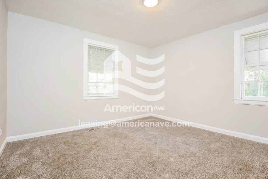 Building Photo - 2017 7th St