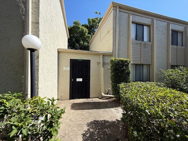 Building Photo - 3244 S Semoran Blvd