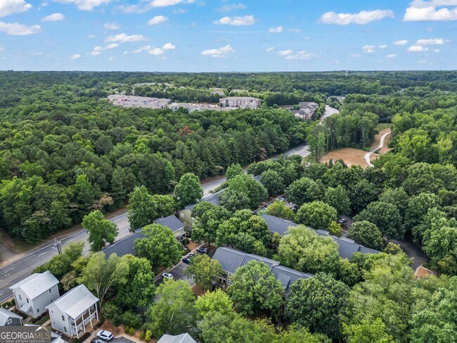 Building Photo - 660 Barnett Shoals Rd