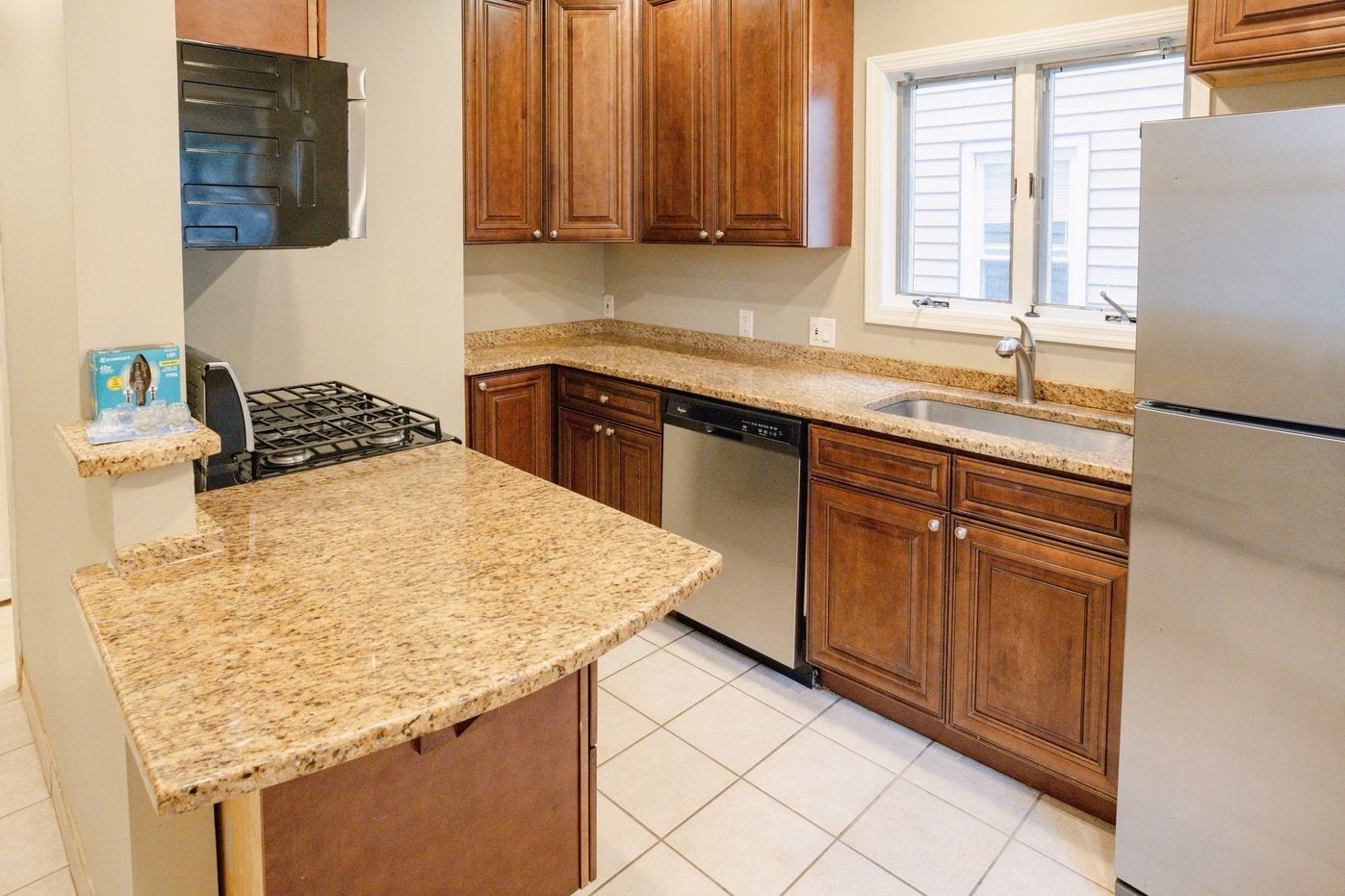 Kitchen 2 - 747 Adams Ave