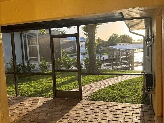 Building Photo - 4628 SW 18th Ave