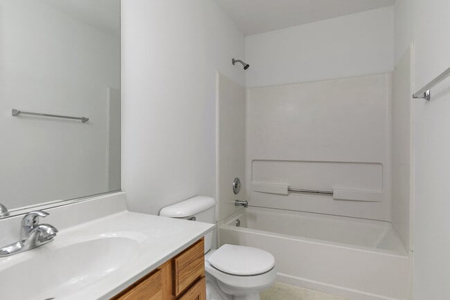 Building Photo - 71 Monarch Dr