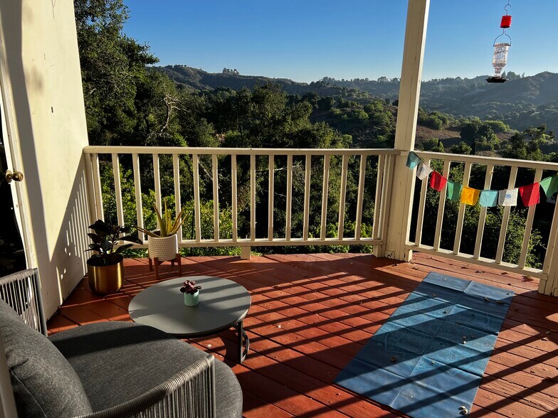 Building Photo - 21980 Alta Dr