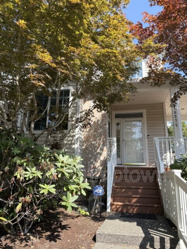 Building Photo - 14375 SE Oregon Trail Dr