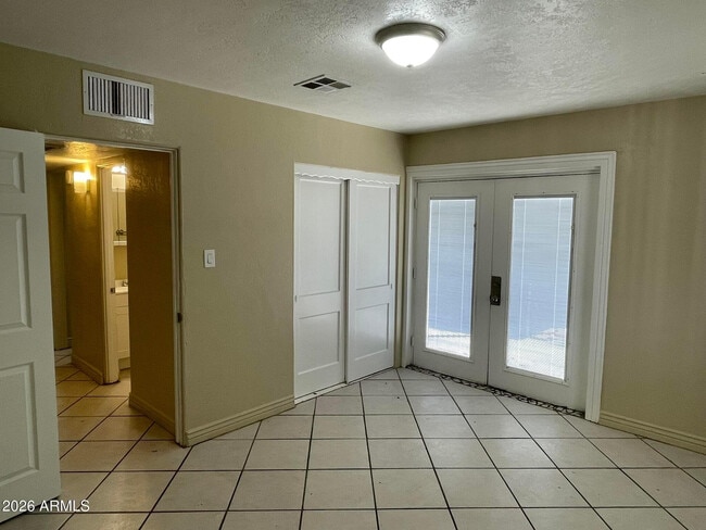 Building Photo - 1701 E Harvard St