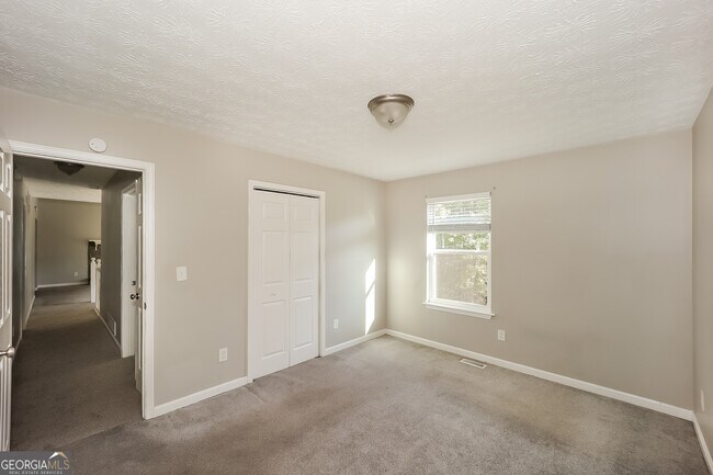 Building Photo - 5120 Cochran Dr