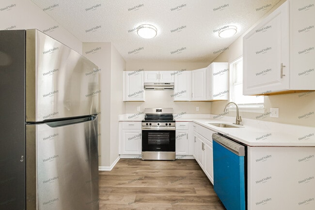 Building Photo - 1923 Jackson Ave