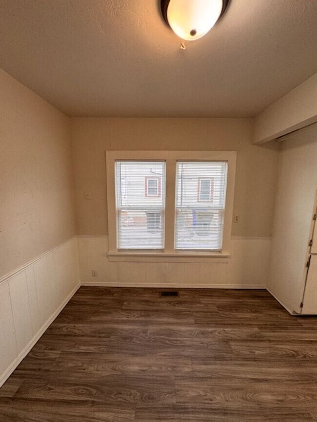 Building Photo - 2 bed one bath, great outdoor features, great location close to all Norman has to offer!