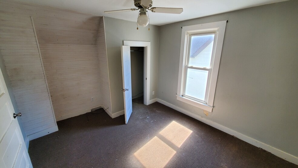 Bedroom - 1642 Short St