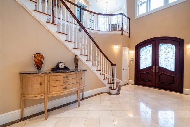 Building Photo - 16 Meriam St